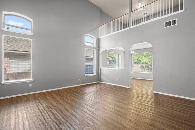 Photo - 706 Johnny Bench