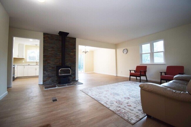 Photo - Newly Remodeled Lake of the Pines Home