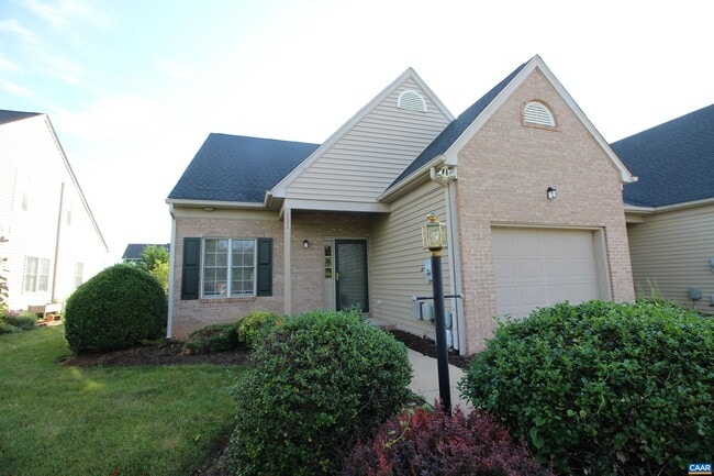 Building Photo - 121 Bryant Dr