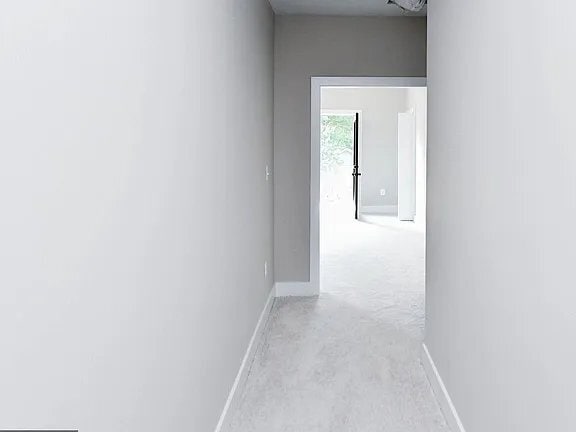 1 Ayrwood Ln