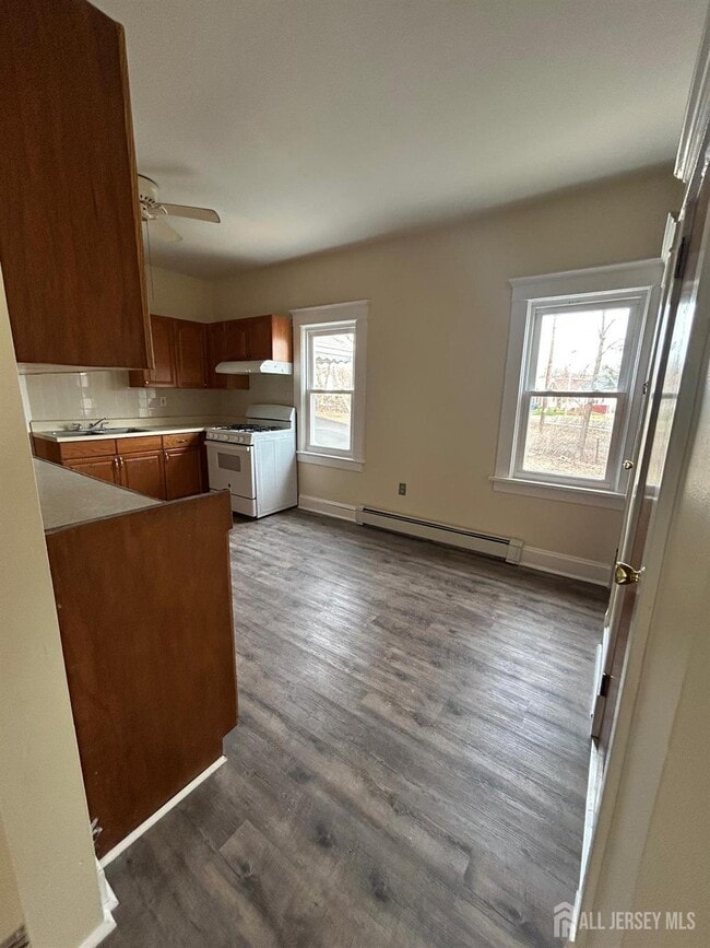 Photo - 124 William St