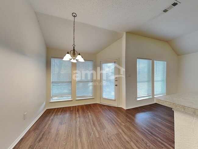 Photo - 219 Dartmouth Dr