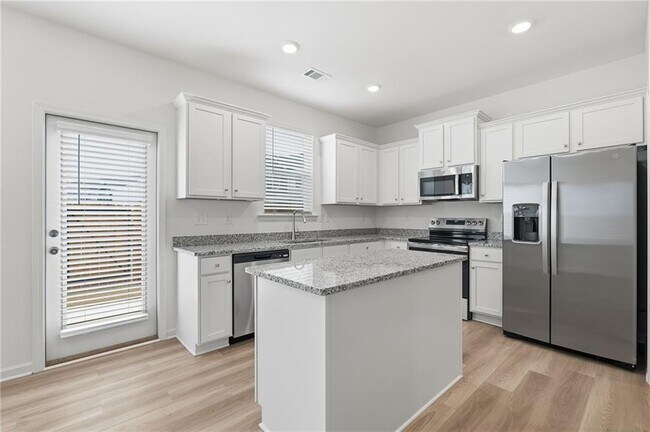 Photo - 1502 Aralynn Way