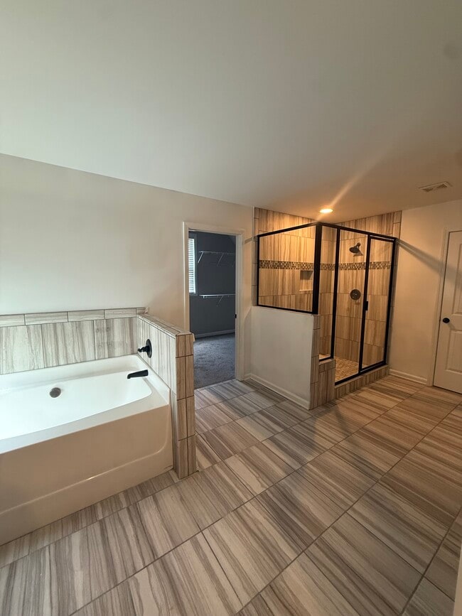 Photo - 6035 Stonebrook Ln