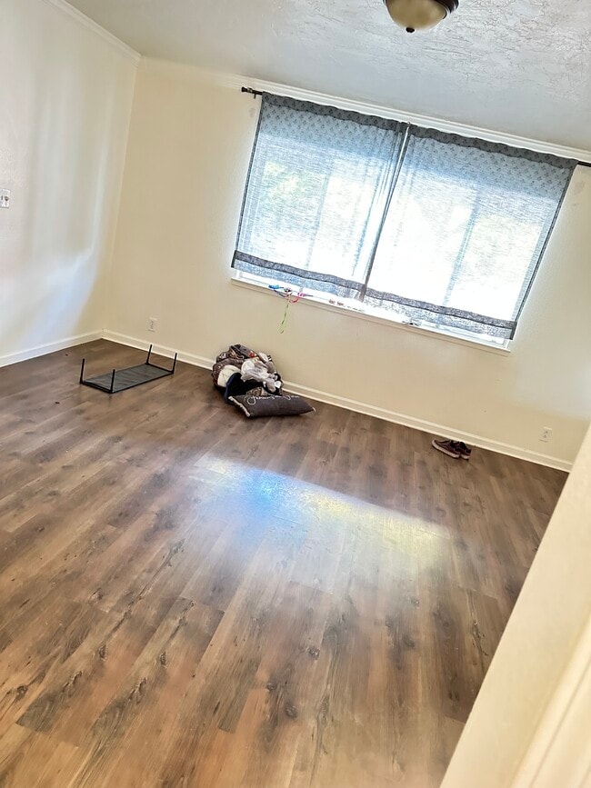 Photo - 142 Cole Ave