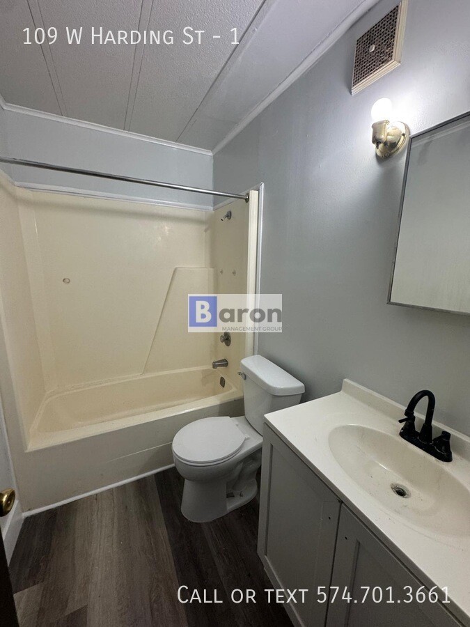 Photo - 109 W Harding St Unidad 1