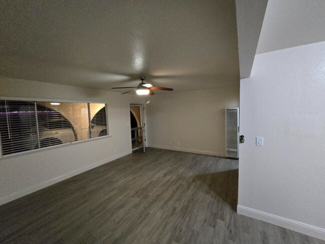 Photo - 355 Alder St Unidad 355