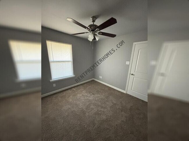 Photo - 22 Winchester Dr