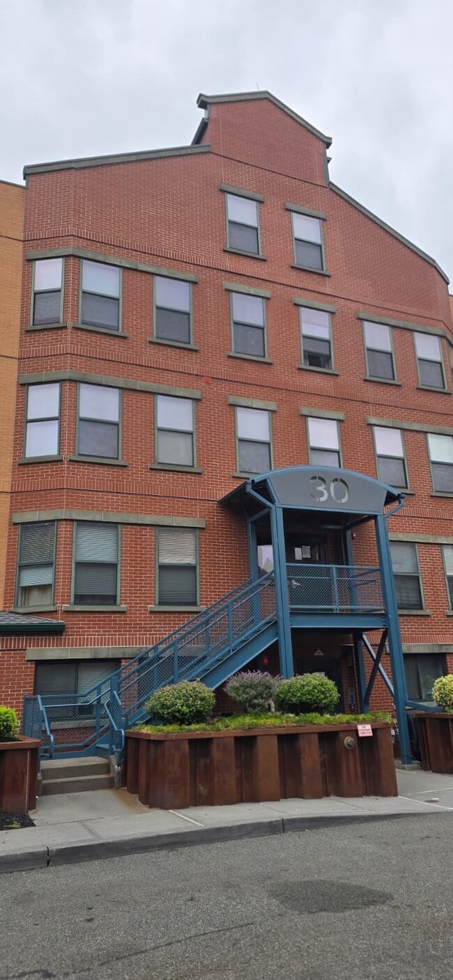 Building Photo - 160 Lafayette St Unit 30-401 Rental