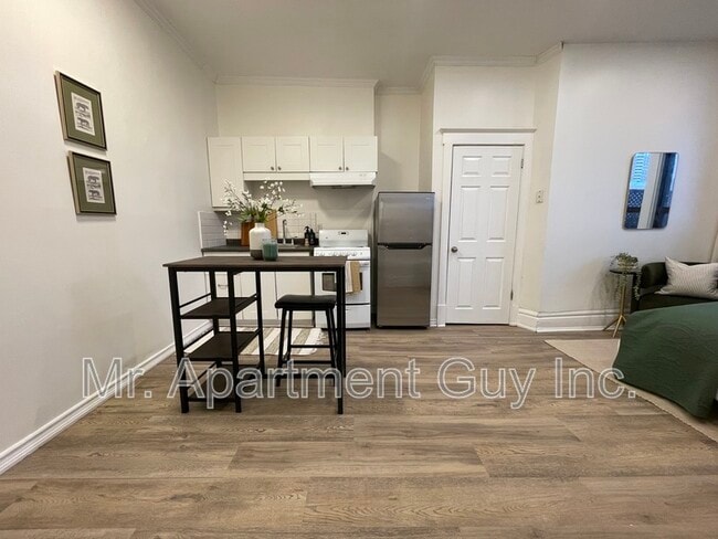 Photo - 44 Victoria Ave S Unit 203