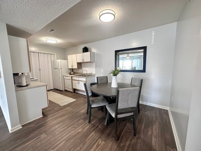 2 habitaciones, 2 baños - Veterans Park - Veterans Park