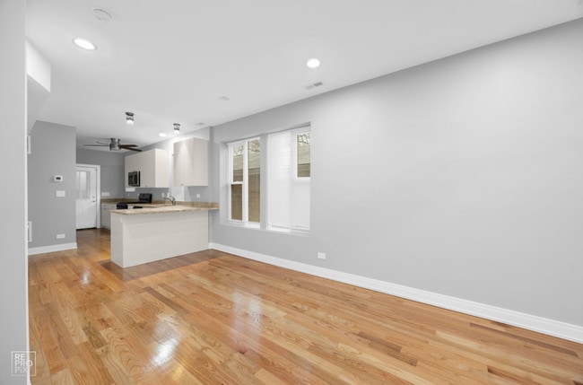 Photo - 3251 W Carroll Ave Unit 2