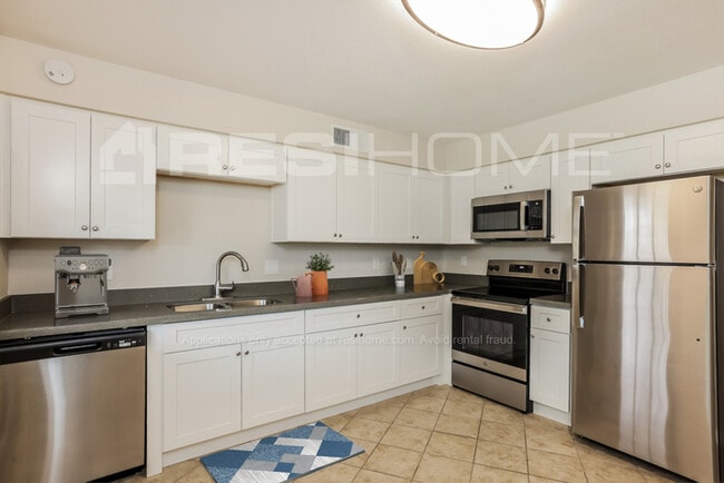 Photo - 47 E Indigo St