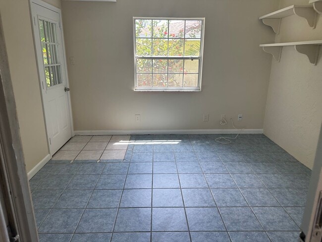 Photo - Home for Rent 3/2 possible 4th bedroom oversized screened in back patio