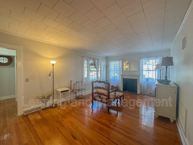 Photo - 422 Riverland Dr