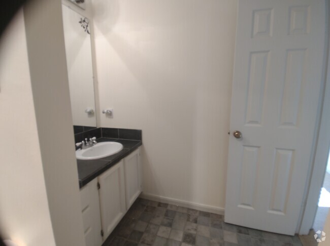 Building Photo - 2454 Bering Dr Rental