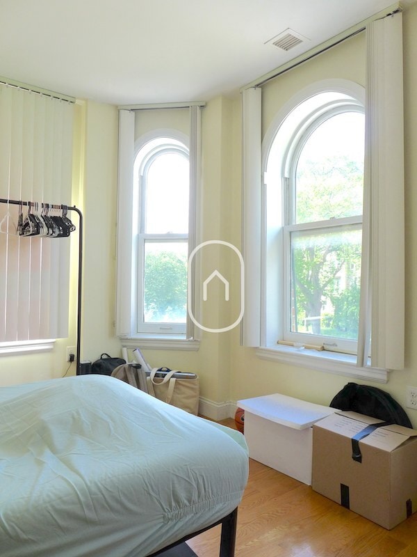 Photo - 87 Gainsborough St