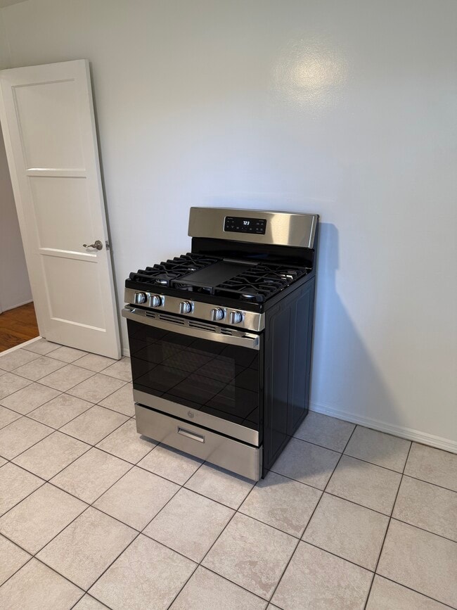 Photo - 10913 Camarillo St Unit 913