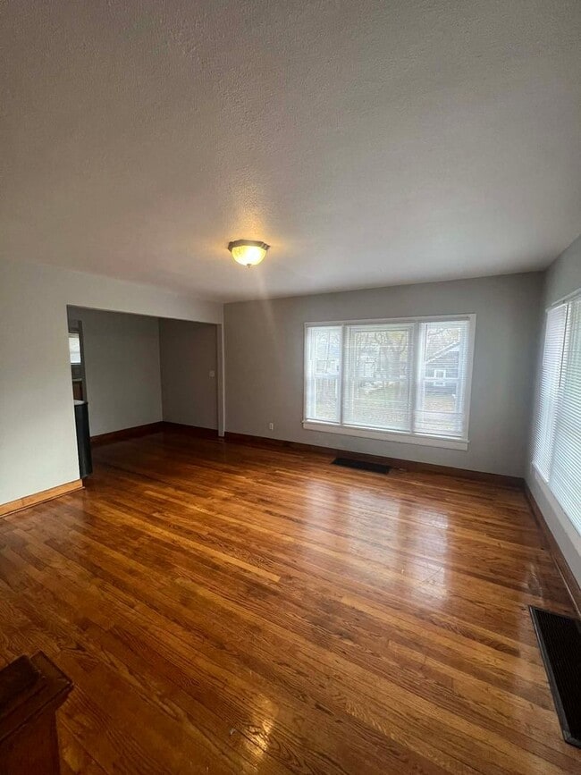 Photo - 214 Olive St Unidad 214 N Olive B