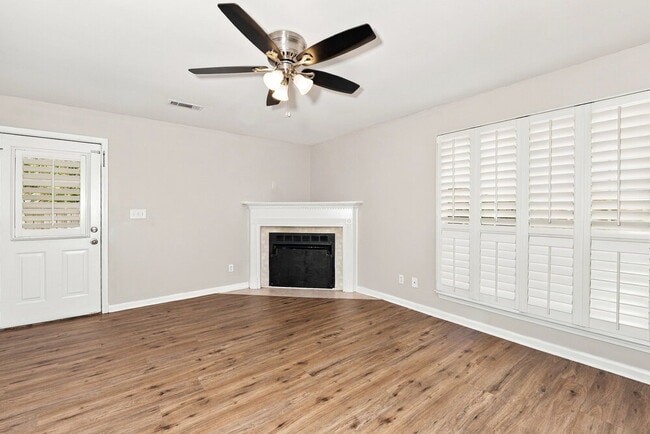 4522 Rock Creek Cir