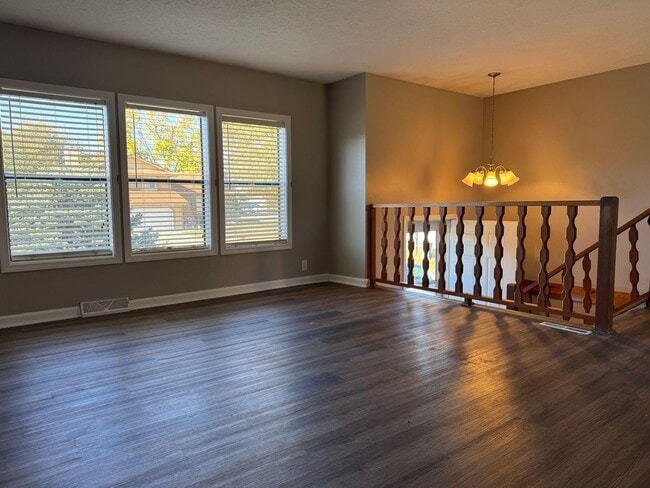 Photo - Bright and spacious split-entry home with ...