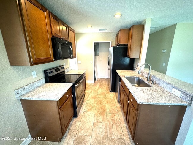 Photo - 230 Crown Blvd