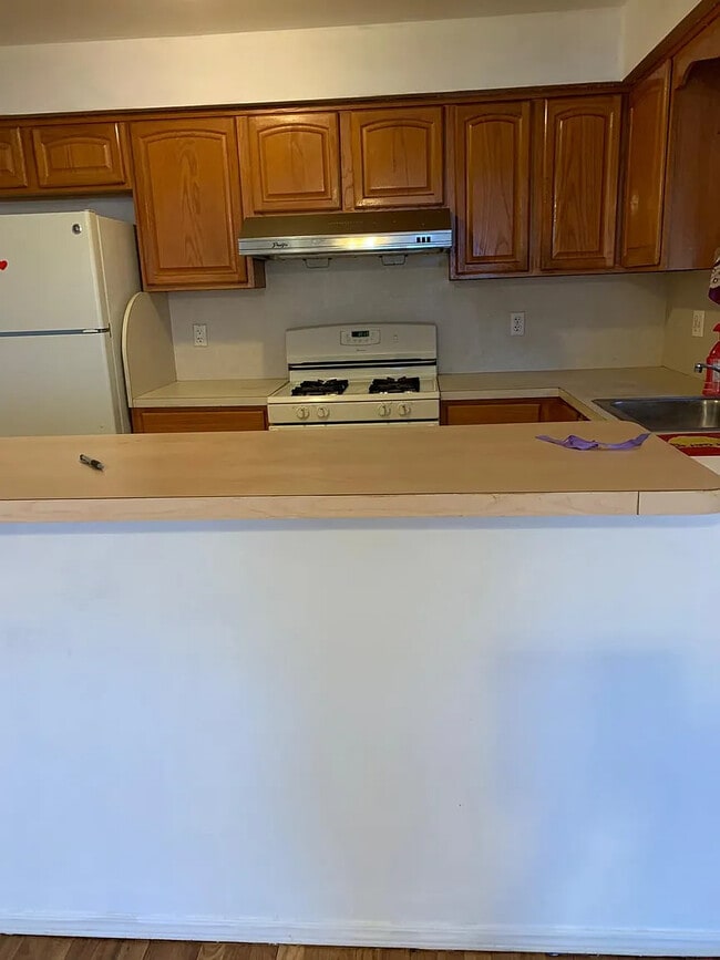 Photo - 121 27th Ave