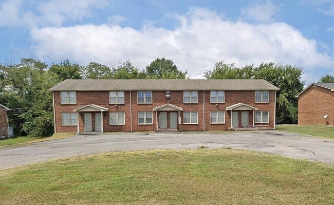 Building Photo - 814-E Golfview Place