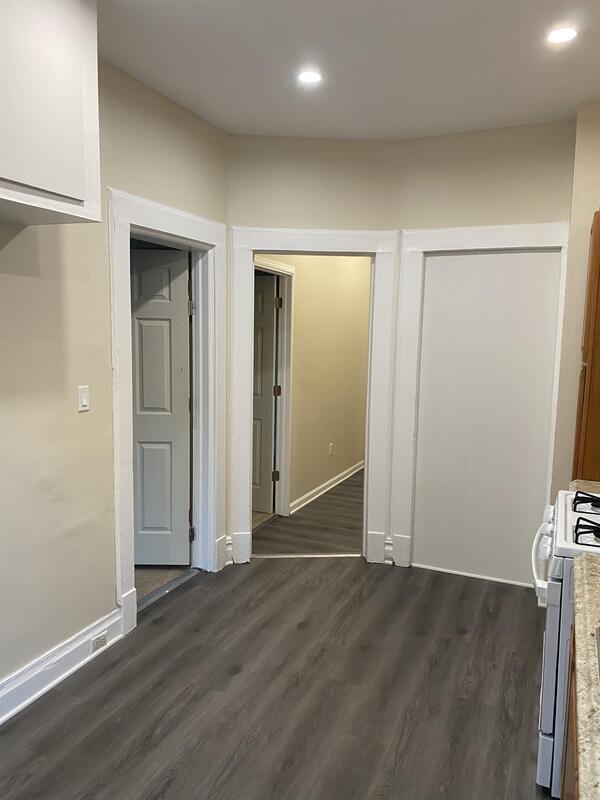 Photo - 115 N 5th Ave