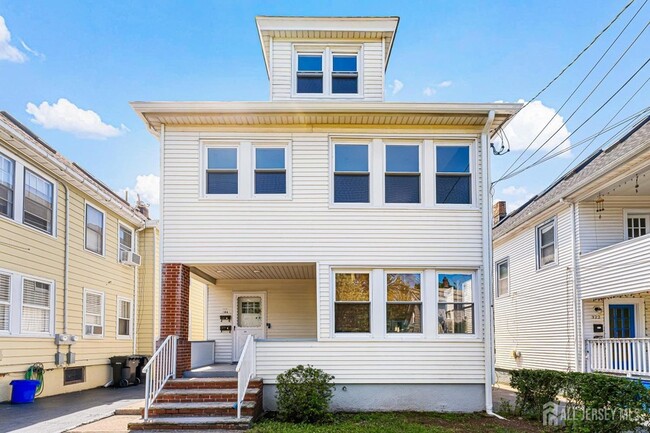 324 Harper Pl Unit 2