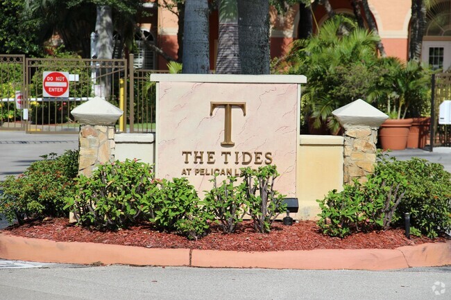 Building Photo - Beautiful 2/2 Condo in North Bonita - Acro...