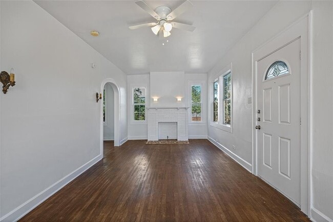 Photo - 4414 Red River St