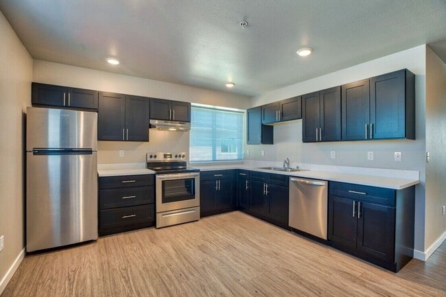 Building Photo - 2818 Meridian Ave E Unit B101
