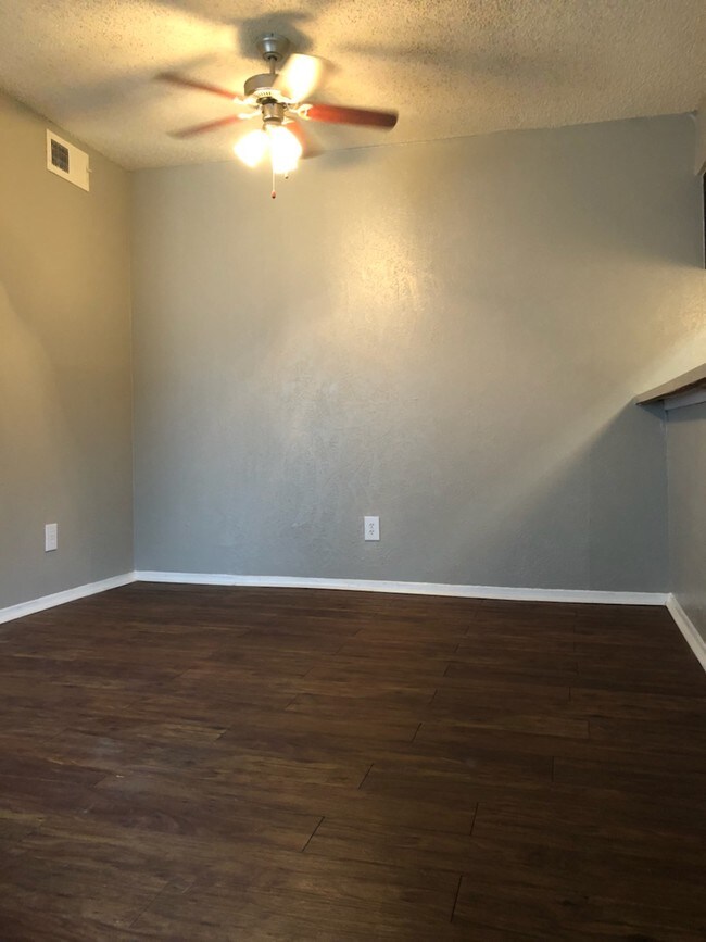 The Doral & Montfort Valley Apartments For Rent in Dallas, TX