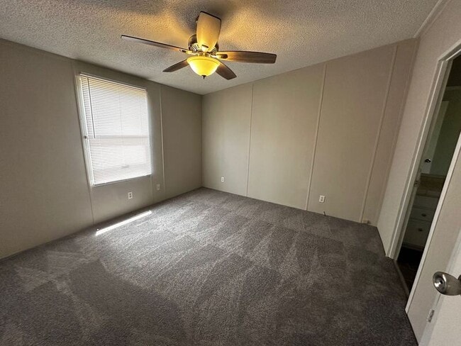 Photo - 4636 Rainbow Ln