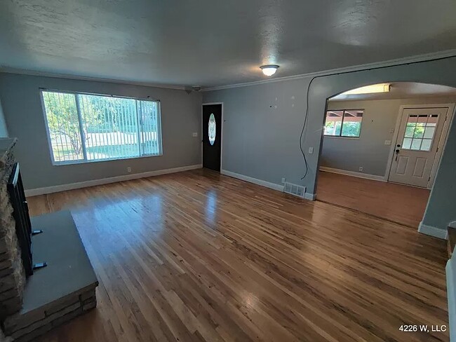 Photo - 4226 W 4495 S