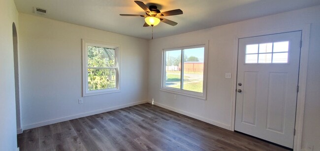 Photo - 2 bedroom 1 bath home in Lockwood!