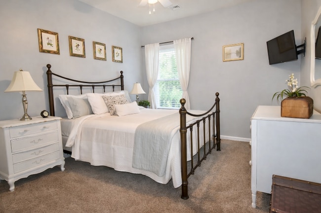 Photo - 5025 Hastings Terrace