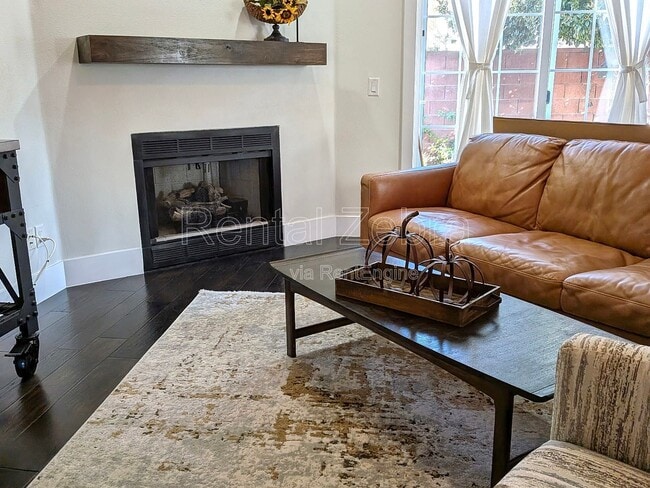 Building Photo - 351 S Valley View Dr