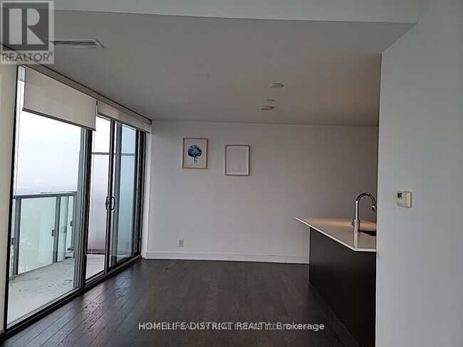 Photo - 1815 Yonge St Unit LPH_06