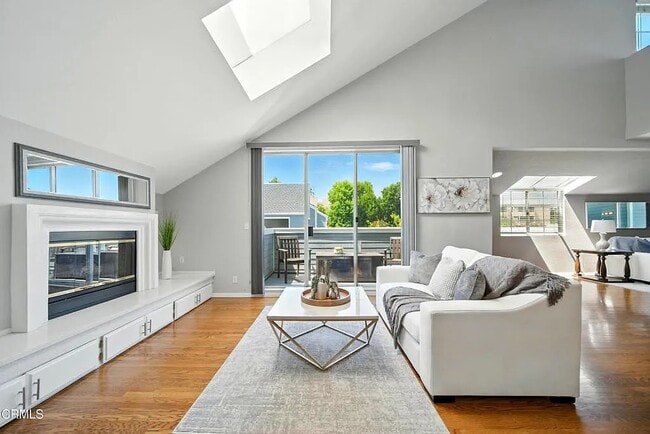 Building Photo - 1097 Blanche St Unit 316