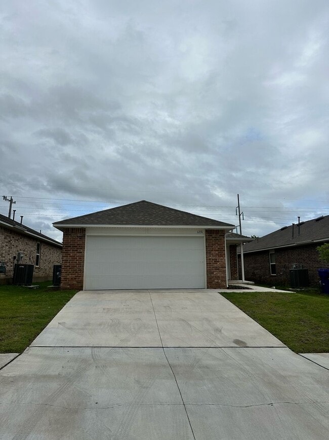 First Month Free! Nearly new home - built ... - First Month Free! Nearly new home - built ...