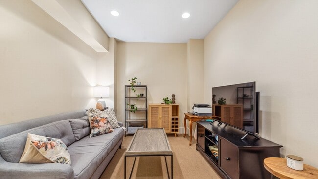 Photo - Modernly Elegant Townhome w/ 2 Primary Suites +2.5 bathrooms in Beautiful Peterkort!