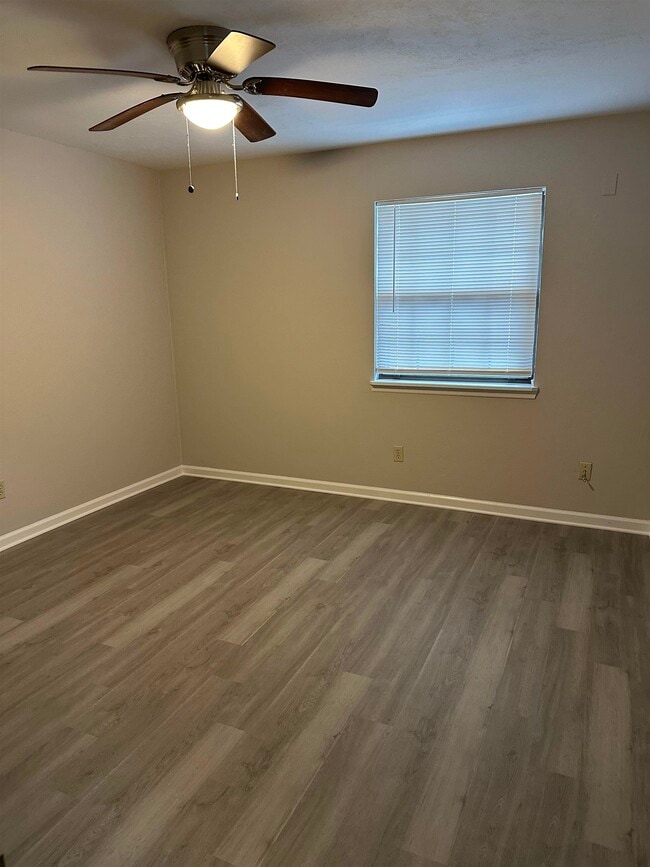 Photo - 354 Hayden Rd
