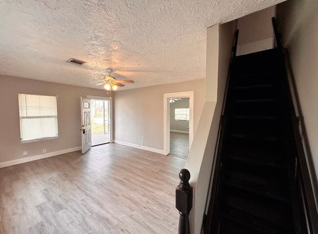 Building Photo - 104 S 7th St Rental