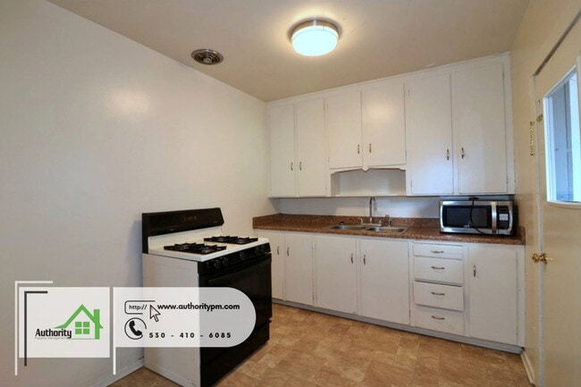 Photo - 2124 Pine St