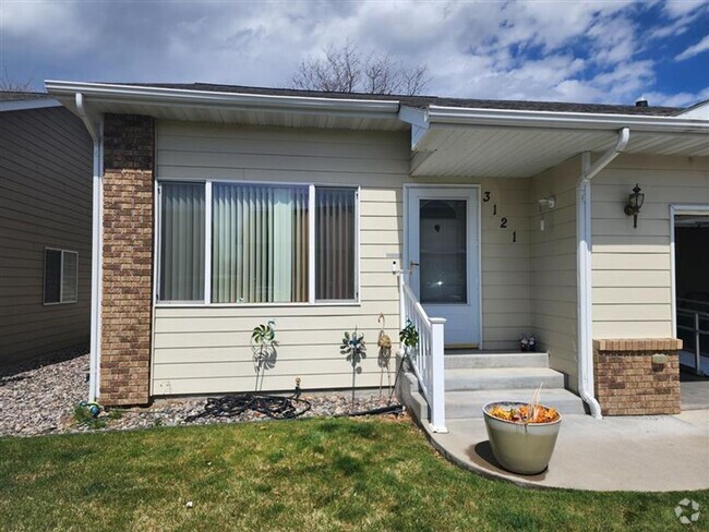 Building Photo - Three Bedroom - Low maintenance, west-end,... Rental