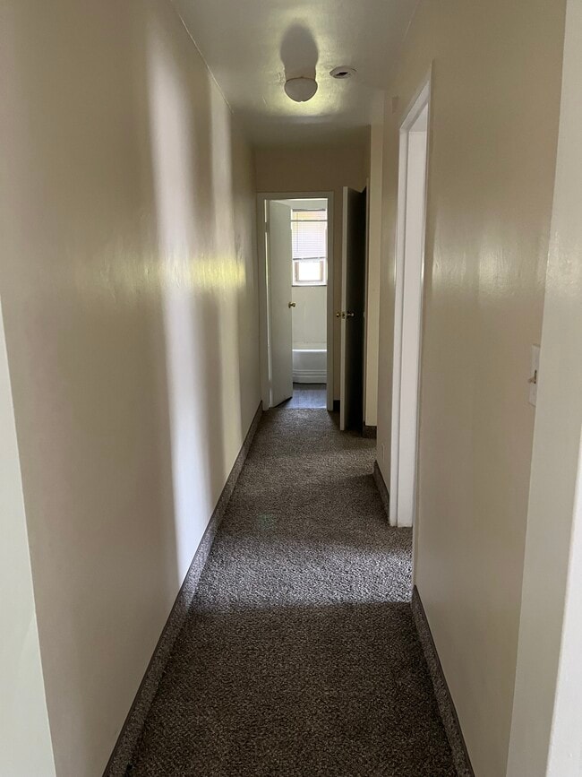 Photo - 440-444 W 9th St