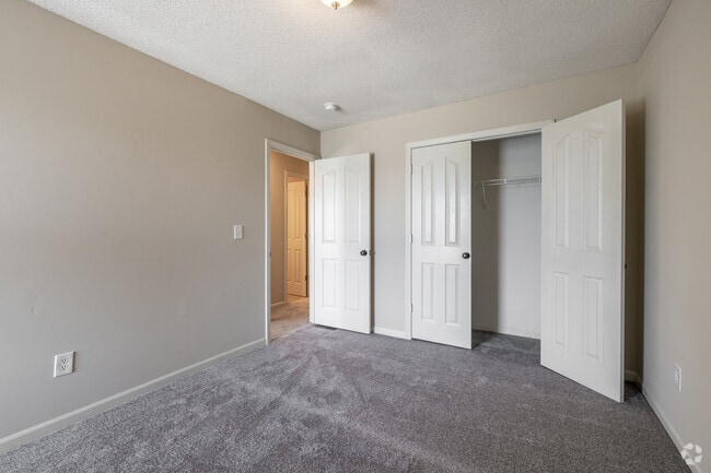 3BR, 2.5BA - 1350 SF