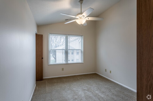 The Regency: 2 Br, 2 Ba - 920 SF
